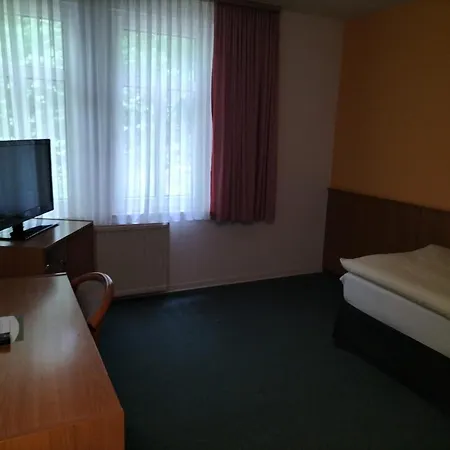 Und Restaurant Am Bismarckturm Hotel *